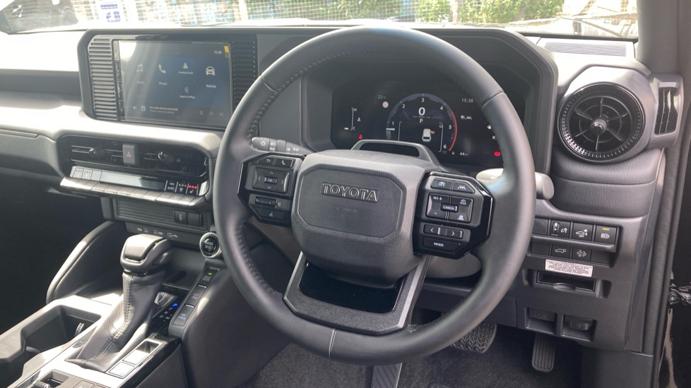 Toyota Land Cruiser Diesel 2.8D 205 Commercial Auto - Image 7