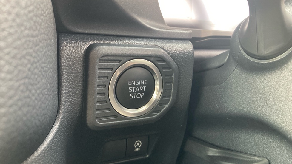Toyota Land Cruiser Diesel 2.8D 205 Commercial Auto - Image 16