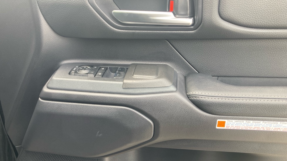 Toyota Land Cruiser Diesel 2.8D 205 Commercial Auto - Image 29