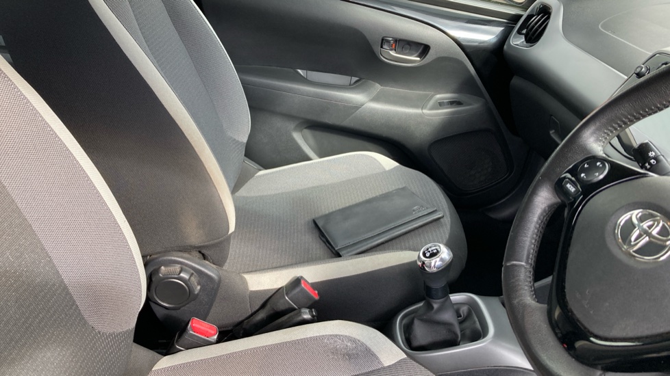 Toyota Aygo 1.0 VVT-i X-Play TSS 5dr Petrol Hatchback - Image 18