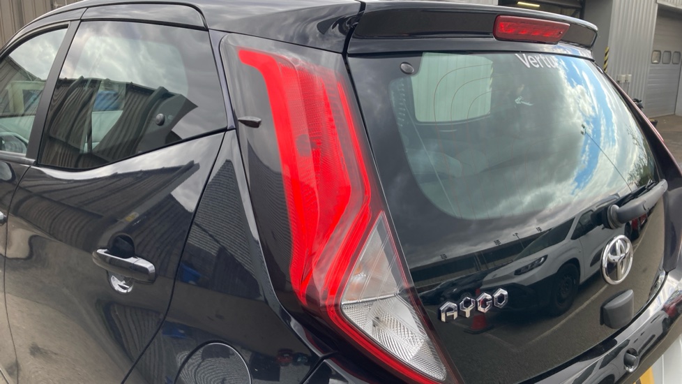 Toyota Aygo 1.0 VVT-i X-Play TSS 5dr Petrol Hatchback - Image 21