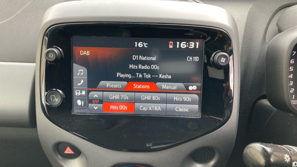 Toyota Aygo 1.0 VVT-i X-Play TSS 5dr Petrol Hatchback - Image 43