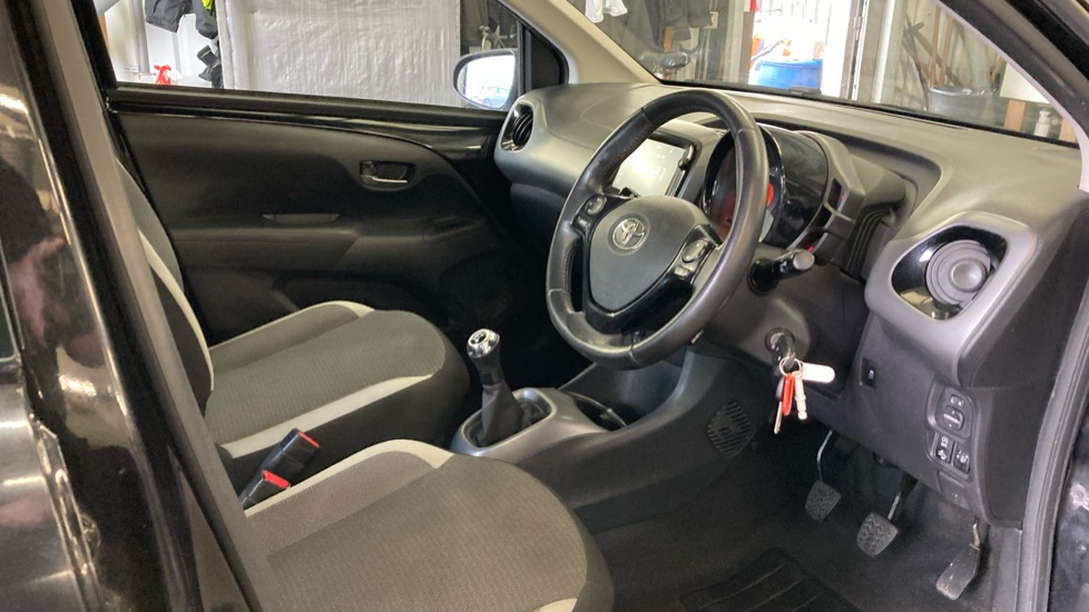 Toyota Aygo 1.0 VVT-i X-Play TSS 5dr Petrol Hatchback - Image 12