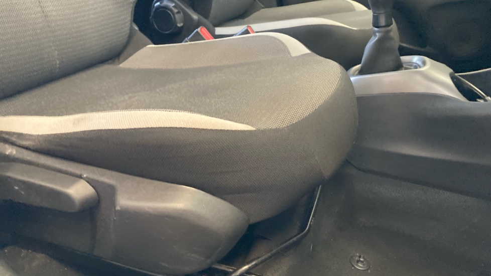 Toyota Aygo 1.0 VVT-i X-Play TSS 5dr Petrol Hatchback - Image 17
