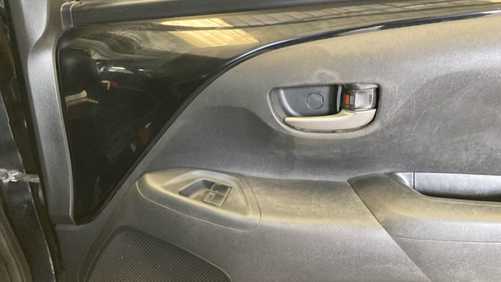 Toyota Aygo 1.0 VVT-i X-Play TSS 5dr Petrol Hatchback - Image 20