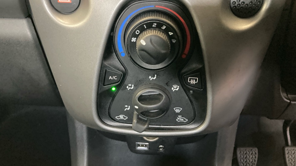 Toyota Aygo 1.0 VVT-i X-Play TSS 5dr Petrol Hatchback - Image 33
