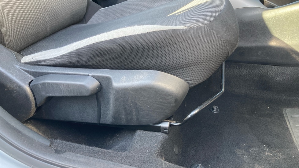Toyota Aygo 1.0 VVT-i X-Play TSS 5dr Petrol Hatchback - Image 17