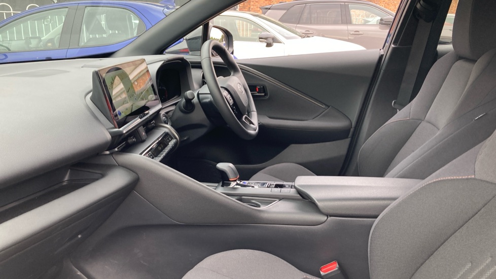 Toyota C-HR 2.0 PHEV Design 5dr CVT Hatchback - Image 5