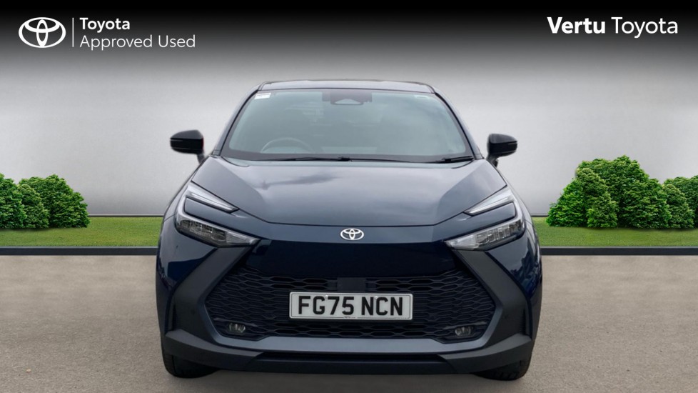 Toyota C-HR 2.0 PHEV Design 5dr CVT Hatchback - Image 22