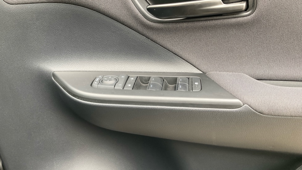 Toyota C-HR 2.0 PHEV Design 5dr CVT Hatchback - Image 30