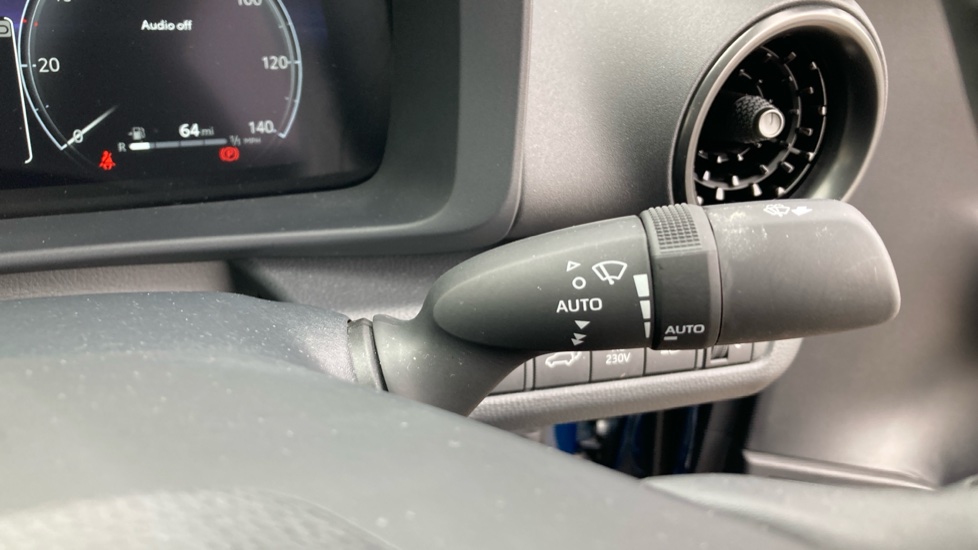 Toyota C-HR 2.0 PHEV Design 5dr CVT Hatchback - Image 33