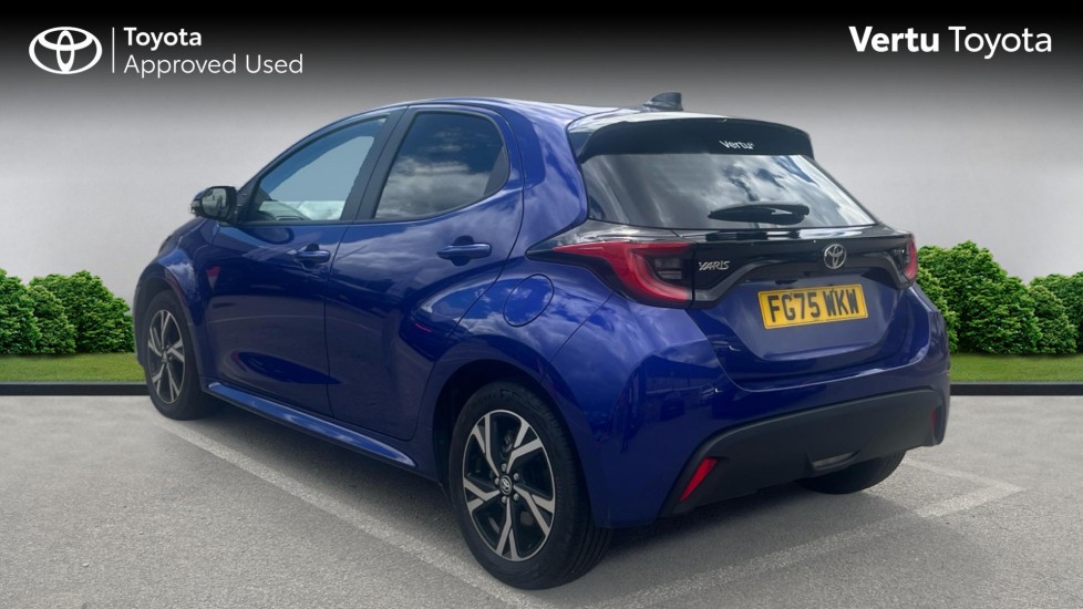 Toyota Yaris 1.5 Hybrid Design 5dr CVT Hybrid Hatchback - Image 4