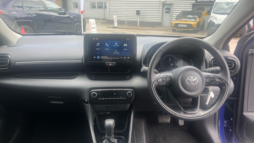Toyota Yaris 1.5 Hybrid Design 5dr CVT Hybrid Hatchback - Image 6