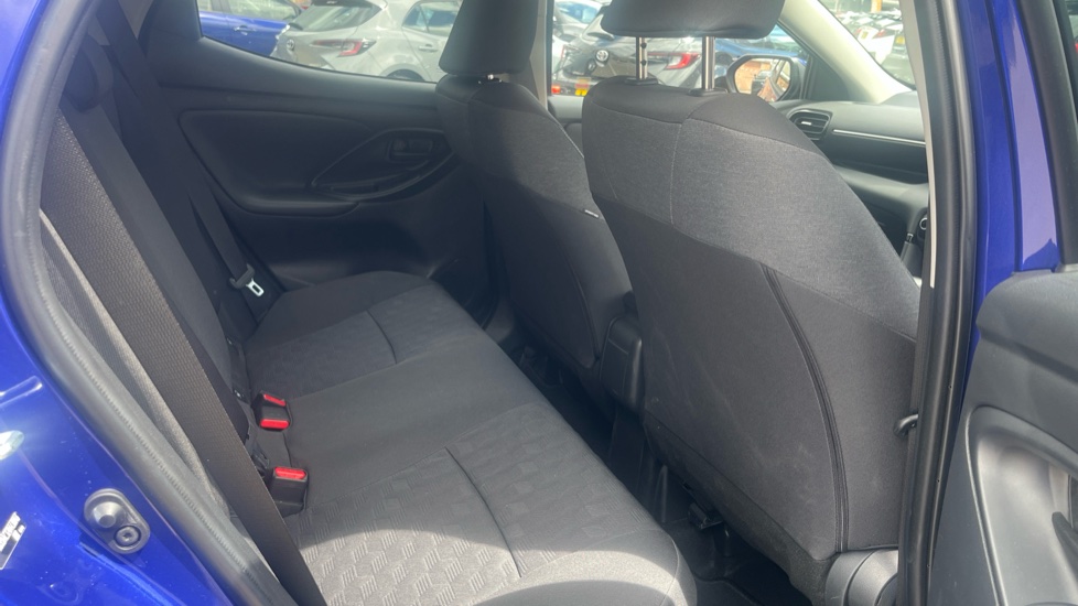 Toyota Yaris 1.5 Hybrid Design 5dr CVT Hybrid Hatchback - Image 8