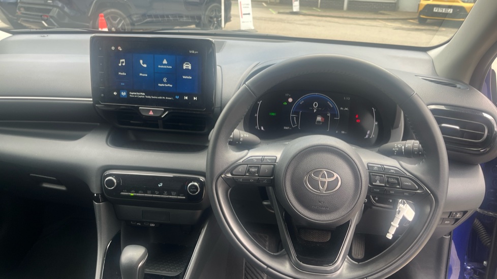 Toyota Yaris 1.5 Hybrid Design 5dr CVT Hybrid Hatchback - Image 10