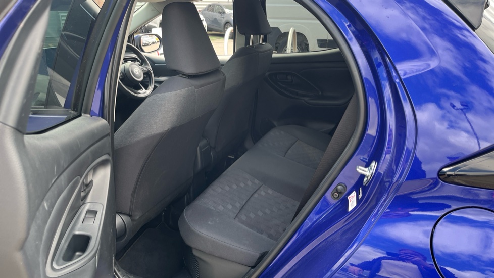 Toyota Yaris 1.5 Hybrid Design 5dr CVT Hybrid Hatchback - Image 15