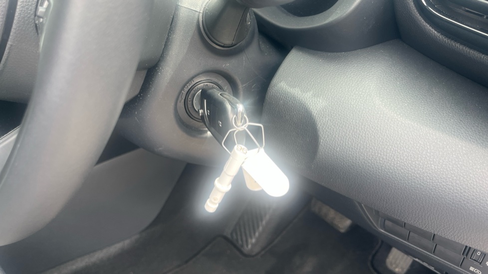 Toyota Yaris 1.5 Hybrid Design 5dr CVT Hybrid Hatchback - Image 16