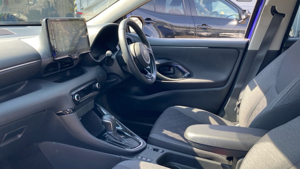 Toyota Yaris 1.5 Hybrid Design 5dr CVT Hybrid Hatchback - Image 5