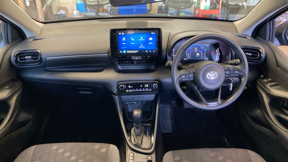 Toyota Yaris 1.5 Hybrid Design 5dr CVT Hybrid Hatchback - Image 6