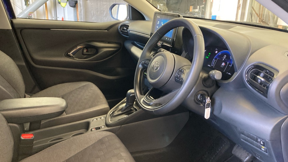 Toyota Yaris 1.5 Hybrid Design 5dr CVT Hybrid Hatchback - Image 12