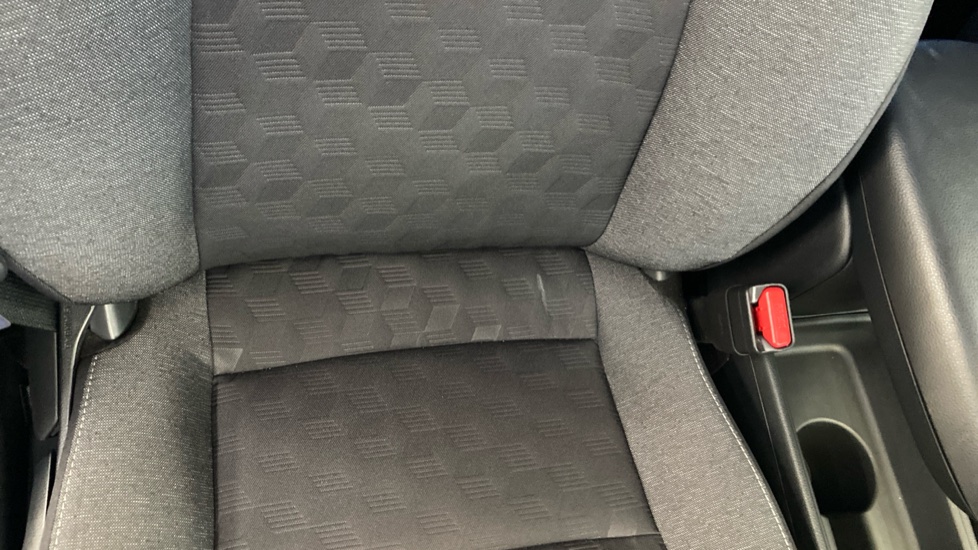 Toyota Yaris 1.5 Hybrid Design 5dr CVT Hybrid Hatchback - Image 14