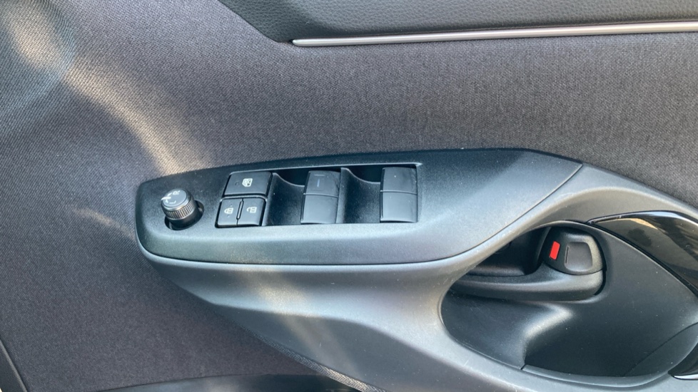 Toyota Yaris 1.5 Hybrid Design 5dr CVT Hybrid Hatchback - Image 20