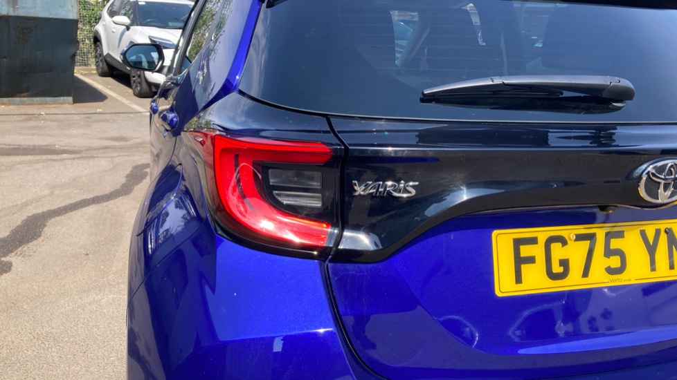 Toyota Yaris 1.5 Hybrid Design 5dr CVT Hybrid Hatchback - Image 21