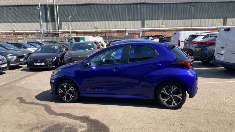 Toyota Yaris 1.5 Hybrid Design 5dr CVT Hybrid Hatchback - Image 24