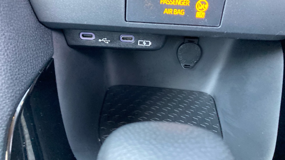 Toyota Yaris 1.5 Hybrid Design 5dr CVT Hybrid Hatchback - Image 31