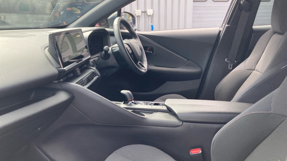 Toyota C-HR 1.8 Hybrid Design 5dr CVT Hybrid Hatchback - Image 5