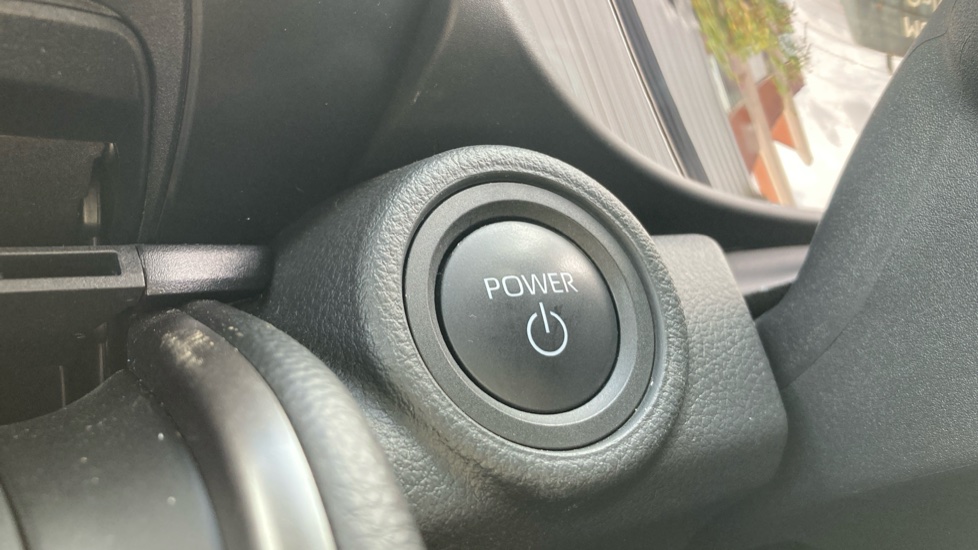 Toyota C-HR 1.8 Hybrid Design 5dr CVT Hybrid Hatchback - Image 16