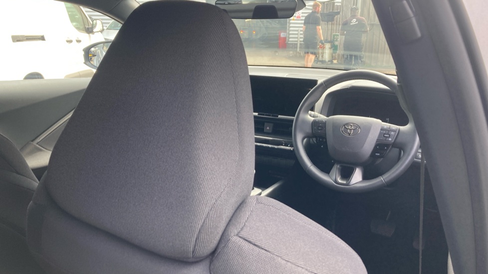 Toyota C-HR 1.8 Hybrid Design 5dr CVT Hybrid Hatchback - Image 19