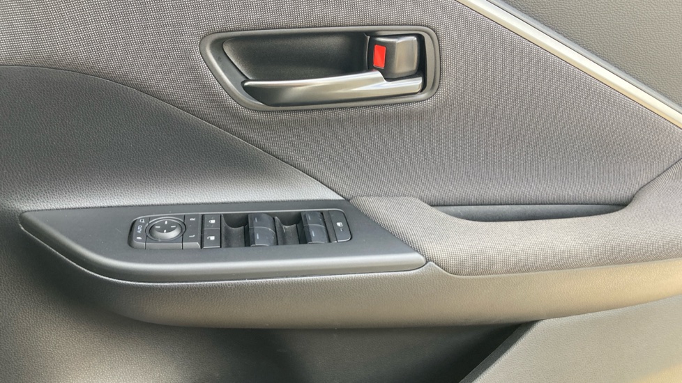 Toyota C-HR 1.8 Hybrid Design 5dr CVT Hybrid Hatchback - Image 20