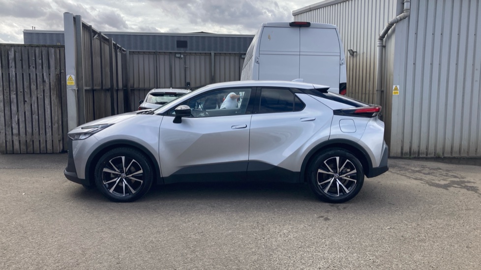 Toyota C-HR 1.8 Hybrid Design 5dr CVT Hybrid Hatchback - Image 24