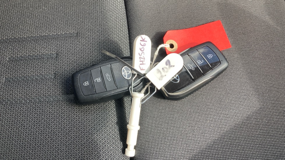 Toyota C-HR 1.8 Hybrid Design 5dr CVT Hybrid Hatchback - Image 28