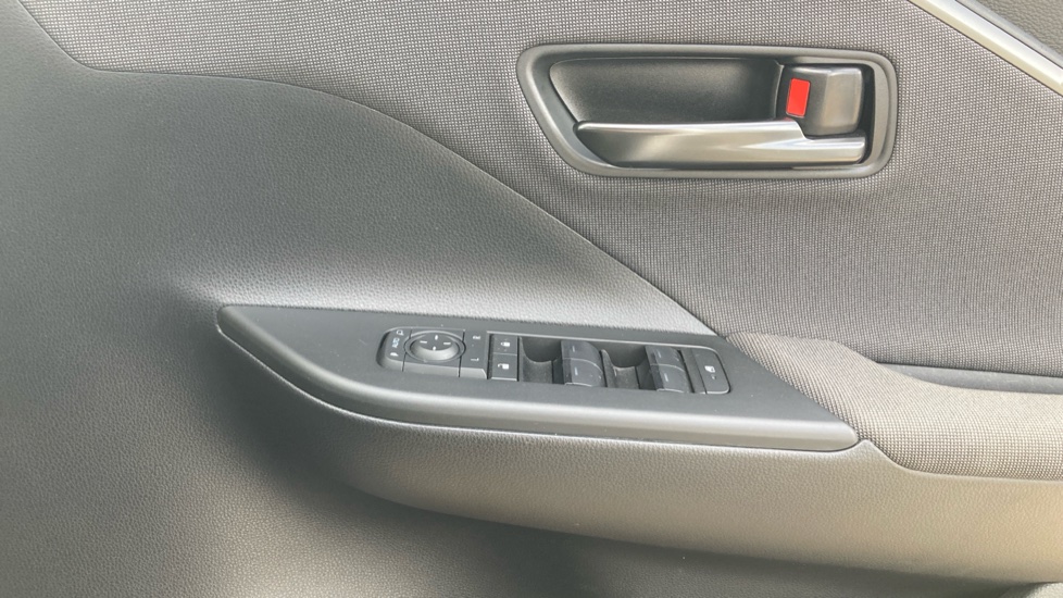 Toyota C-HR 1.8 Hybrid Design 5dr CVT Hybrid Hatchback - Image 29