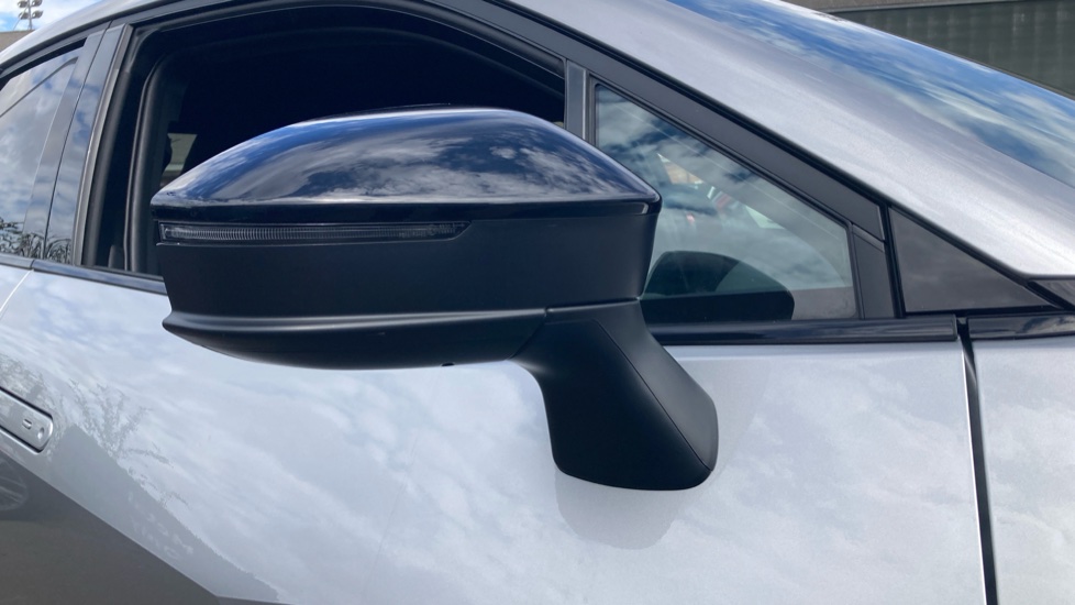 Toyota C-HR 1.8 Hybrid Design 5dr CVT Hybrid Hatchback - Image 48