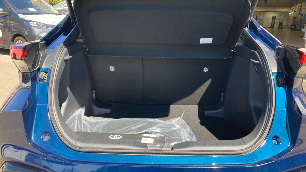 Toyota C-HR 1.8 Hybrid Excel 5dr CVT Hybrid Hatchback - Image 13