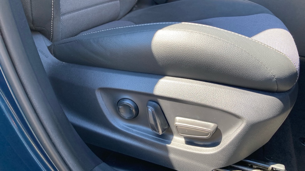 Toyota C-HR 1.8 Hybrid Excel 5dr CVT Hybrid Hatchback - Image 17