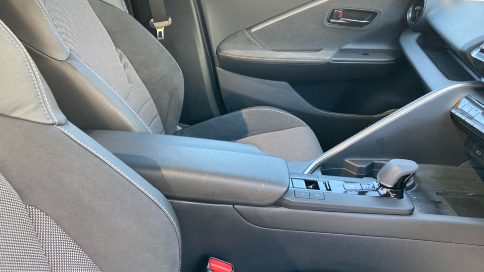 Toyota C-HR 1.8 Hybrid Excel 5dr CVT Hybrid Hatchback - Image 18