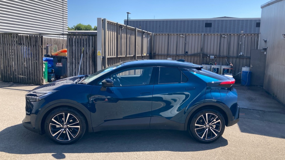 Toyota C-HR 1.8 Hybrid Excel 5dr CVT Hybrid Hatchback - Image 24