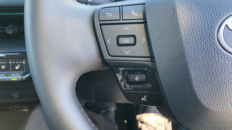 Toyota C-HR 1.8 Hybrid Excel 5dr CVT Hybrid Hatchback - Image 38