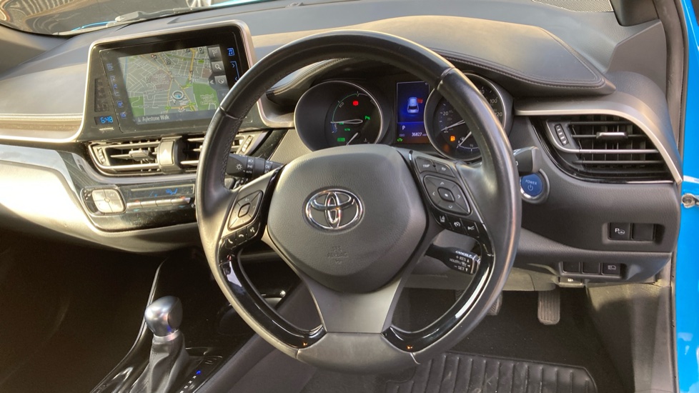 Toyota C-HR 1.8 Hybrid Dynamic 5dr CVT Hybrid Hatchback - Image 6