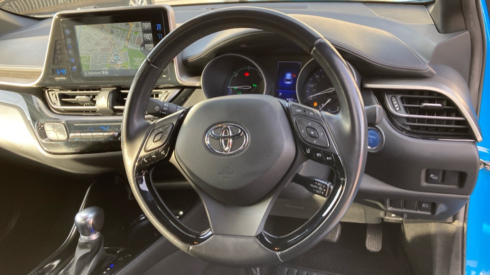 Toyota C-HR 1.8 Hybrid Dynamic 5dr CVT Hybrid Hatchback - Image 8