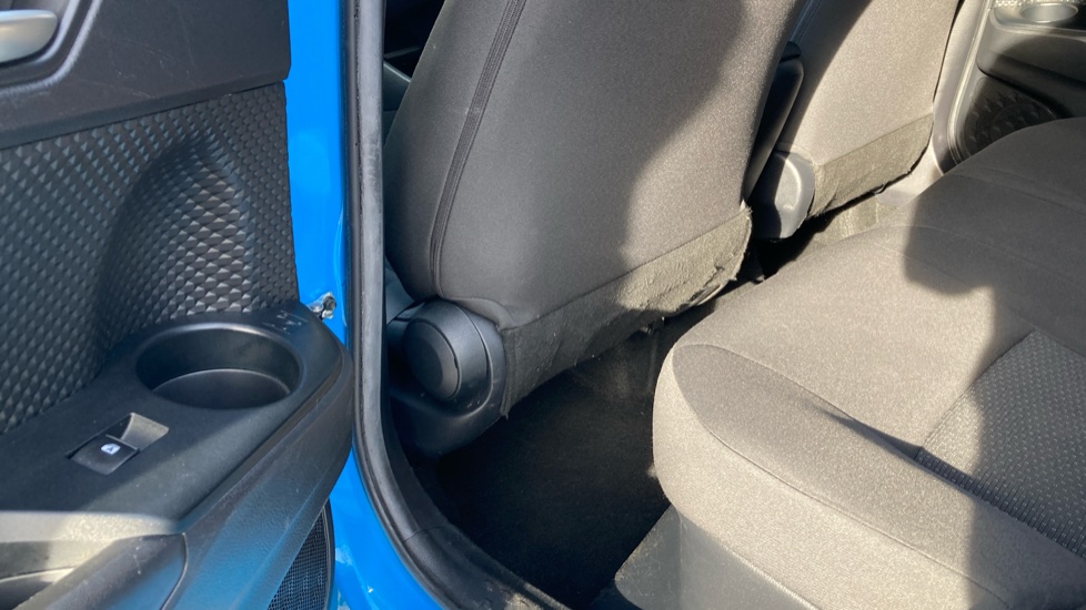 Toyota C-HR 1.8 Hybrid Dynamic 5dr CVT Hybrid Hatchback - Image 13