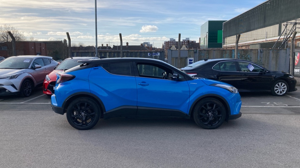 Toyota C-HR 1.8 Hybrid Dynamic 5dr CVT Hybrid Hatchback - Image 16