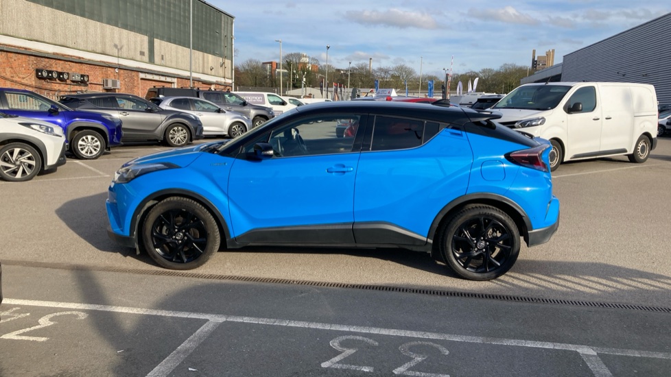 Toyota C-HR 1.8 Hybrid Dynamic 5dr CVT Hybrid Hatchback - Image 17