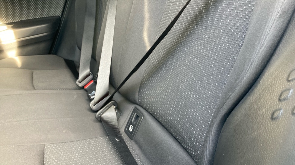 Toyota C-HR 1.8 Hybrid Dynamic 5dr CVT Hybrid Hatchback - Image 22