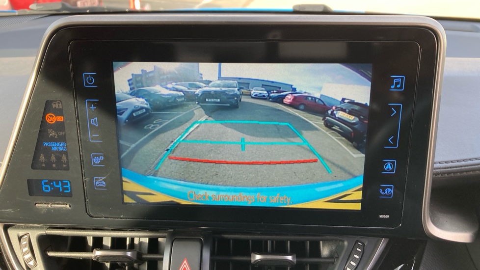 Toyota C-HR 1.8 Hybrid Dynamic 5dr CVT Hybrid Hatchback - Image 25