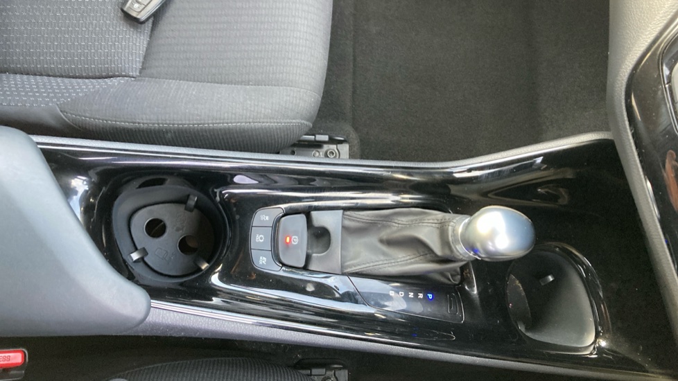 Toyota C-HR 1.8 Hybrid Dynamic 5dr CVT Hybrid Hatchback - Image 31